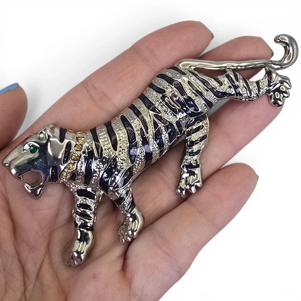 Vintage Silver Tone Tiger Brooch Black Enamel Rhinestone Green Eye Animal Pin 4